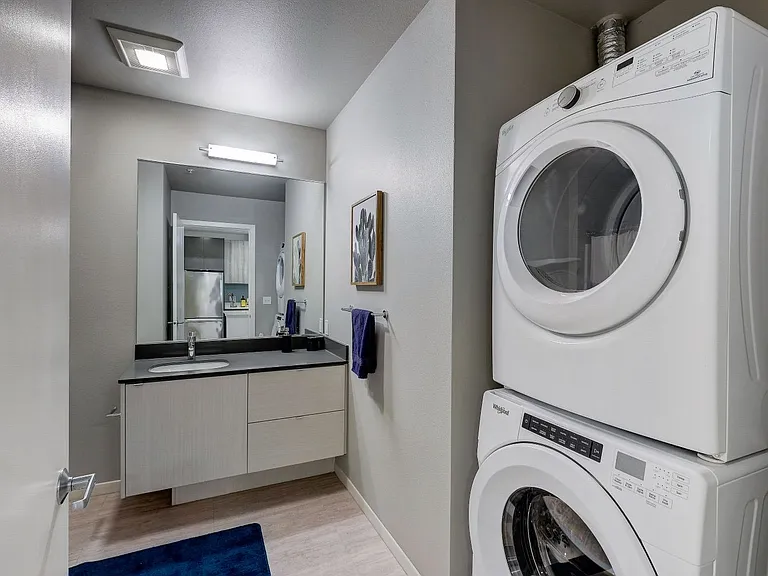 Augusta Apartments — Photo 9