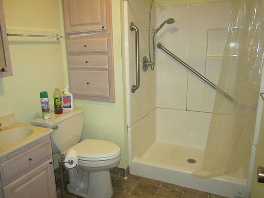 2nd image of 712 1st St
