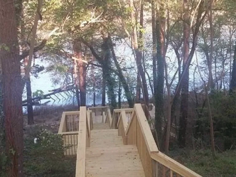 path to the river