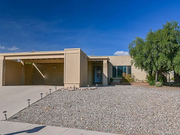 2nd image of 1516 S Saint Tropaz Pl