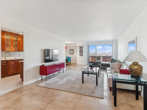 110-11 Queens Boulevard image 1 of 17