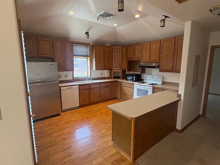 155 & 145 W Gill Ave — Photo 5
