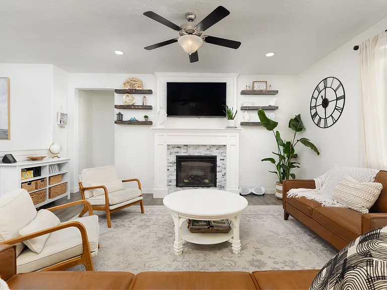 183 E Lake View Dr — Photo 5