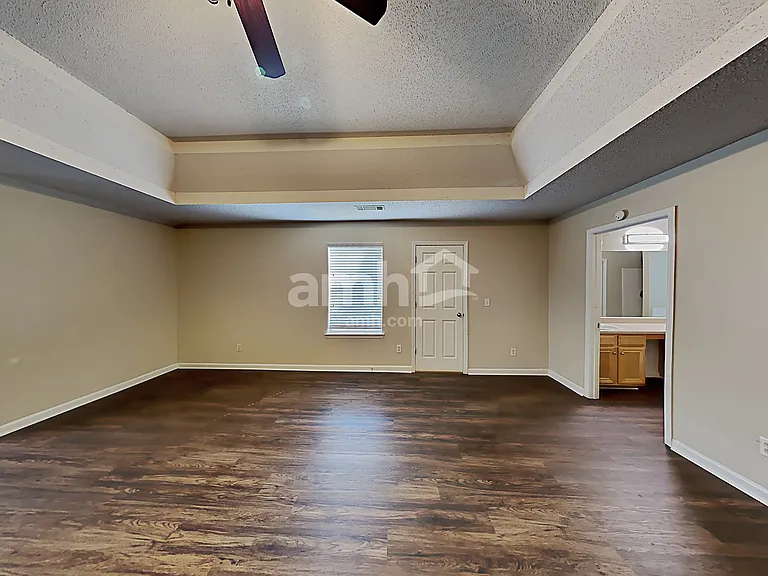 512 Hamlet Dr — Photo 10
