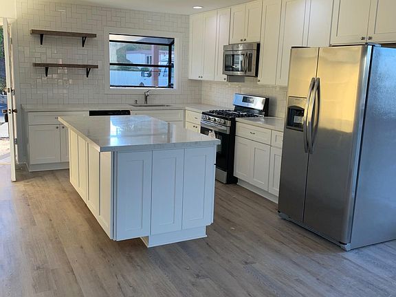 5th image of 3621 Vista Campana S Unit 101