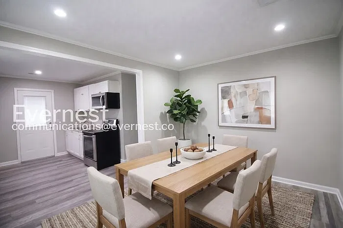 2 bed, 1.0 bath, 900 sqft, $1,345 — Photo 3