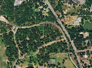 31 Paradise Ranch Loop Rd, Grants Pass, OR 97526