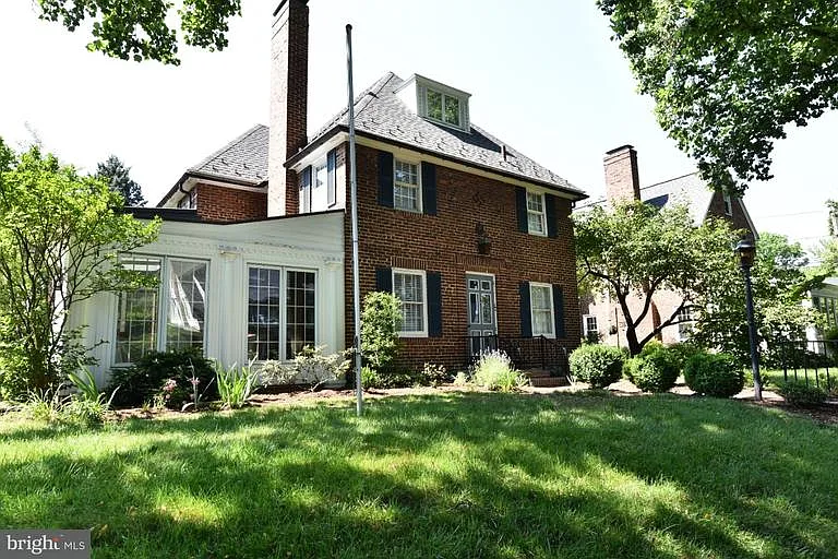 944 Wayne Ave photo 1