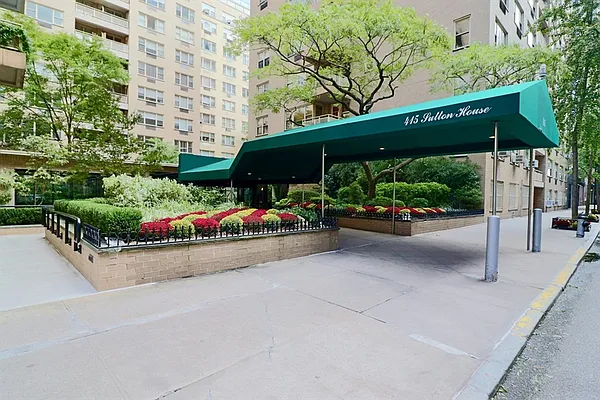 Sold by Corcoran | media 8