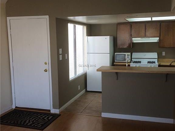 2nd image of 4361 Sanderling Cir APT 34