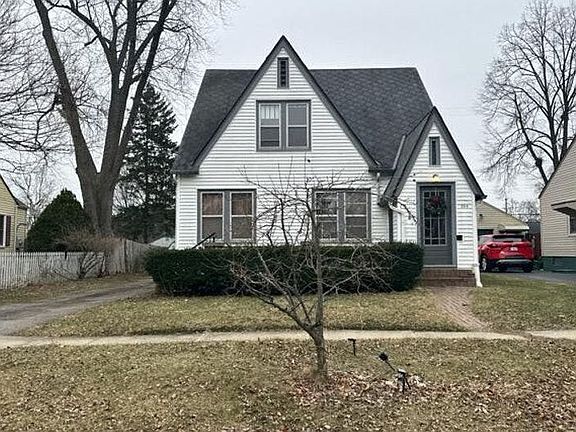 2nd image of 364 Buckingham Ave
