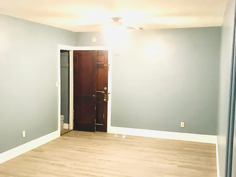 925 3rd Ave #7 — Photo 3