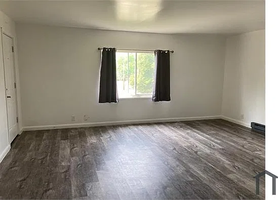2 bed, 920 sqft, $925 — Photo 2