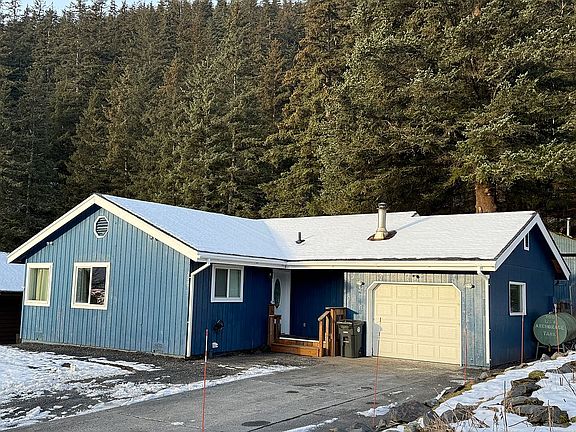 Driveway for 5 vehicles!