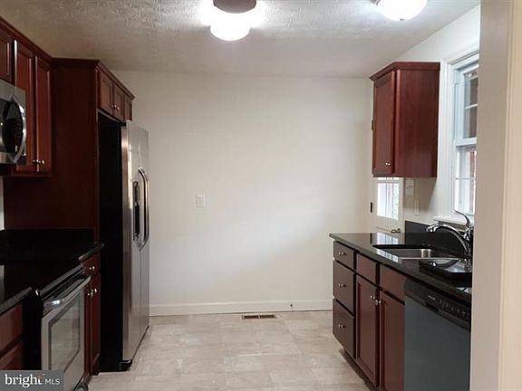 4th image of 317 Randolph Ave