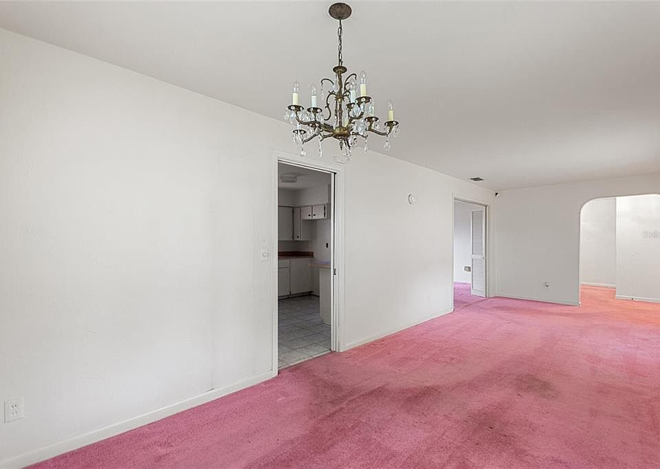 13th image of 601 AVENUE U NE