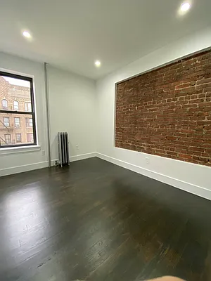 Rented by City Prime Commercial Realty  | media 3