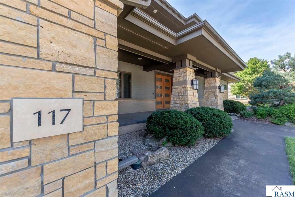 117 Sienna Cir, Mankato, MN - View 3