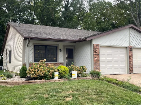 52 Rabbit Trail Dr, Washington, MO 63090