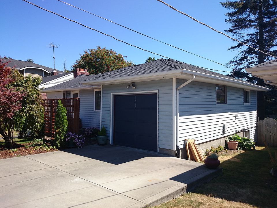 2nd image of 3452 36th Ave SW