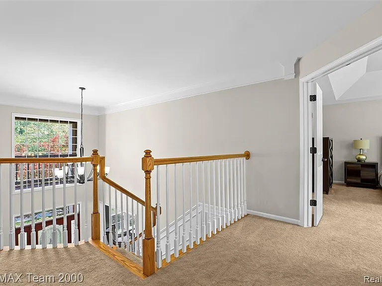 1248 Lasalle Rd — Photo 43