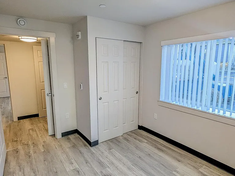 Kirkland Heights Apartments — Photo 125