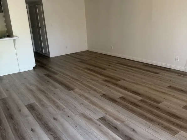 23401 Park Sorrento Unit 22, Calabasas, CA 91302