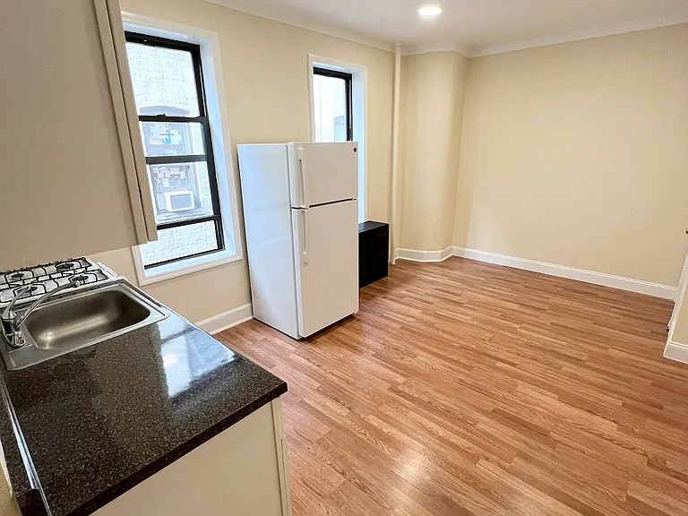 23-28 31st Ave #8 — Photo 2