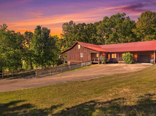 3880 Witty Ln, Hopkinsville, KY 42240