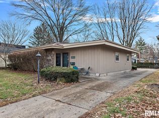 136 Pinehurst Dr, Springfield, IL 62704