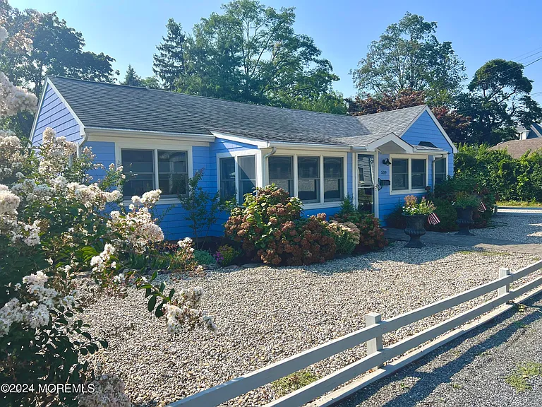 509 Riverwood Park — Photo 1