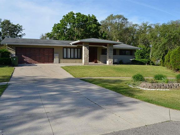 2nd image of 8488 Robinwood Cir