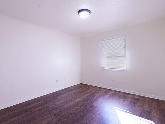 5th image of 201 E Baldwin St #201
