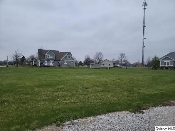 10 N Phines Ct, Carthage, IL 62321