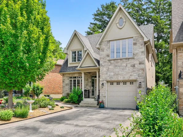 85 Park St W, Mississauga, ON L5H 1L2