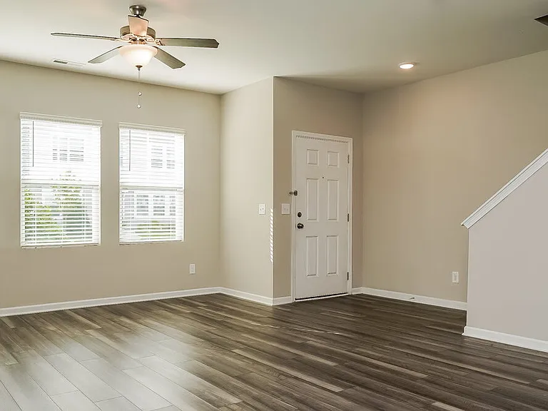 544 Landing View Dr — Photo 4