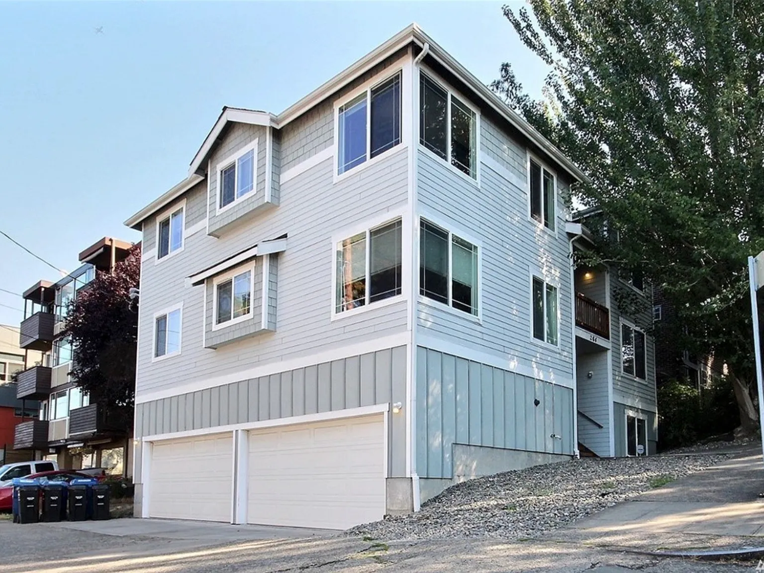 3 bed, 1200 sqft, $3,190 — Photo 4