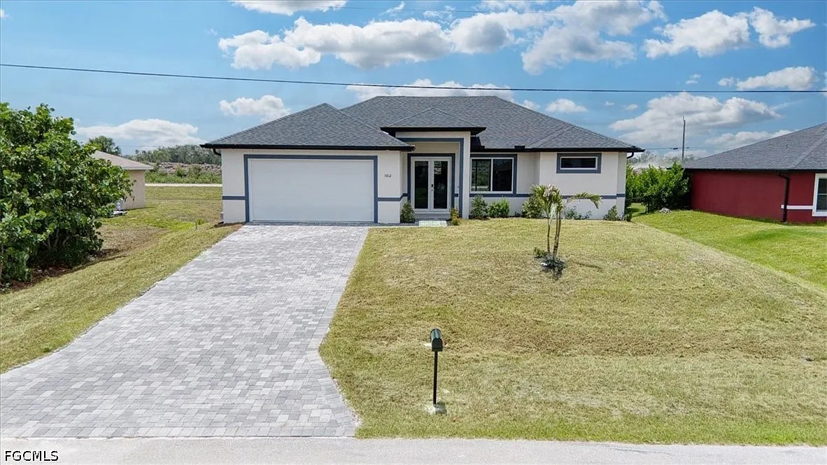 3 bed, 2.0 bath, 1920 sqft, $2,400 — Photo 1