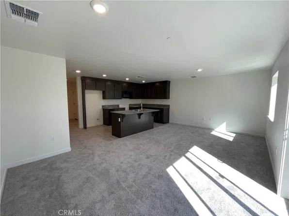 135 Long Trail Ln, Merced, CA 95341