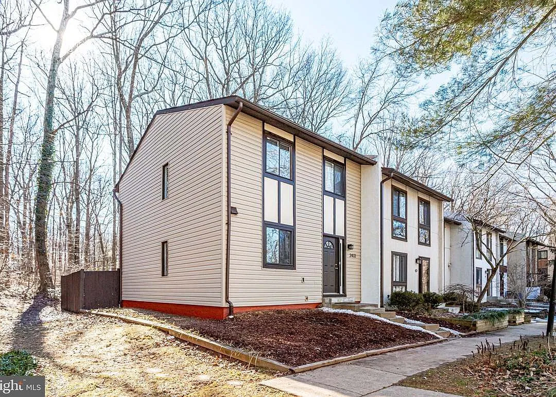 3 bed, 1134 sqft, $2,950 — Photo 1