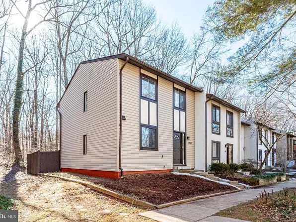 2432 Cloudcroft Sq, Reston, VA 20191