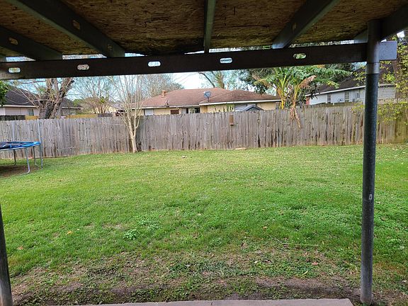 3rd image of 2021 Kingsdale Dr