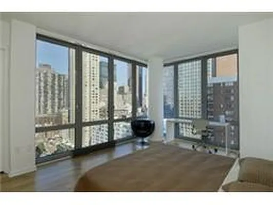 Rented by Douglas Elliman | media 35
