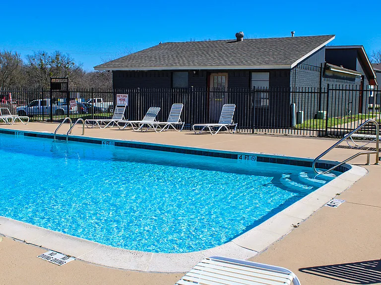 Saddle Ridge Apartments — Photo 27