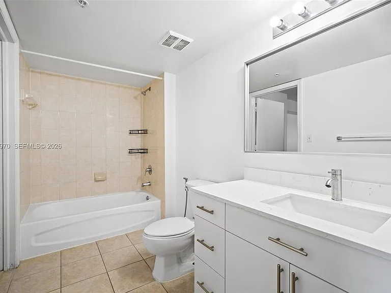 102 SW 6th Ave #605 — Photo 9