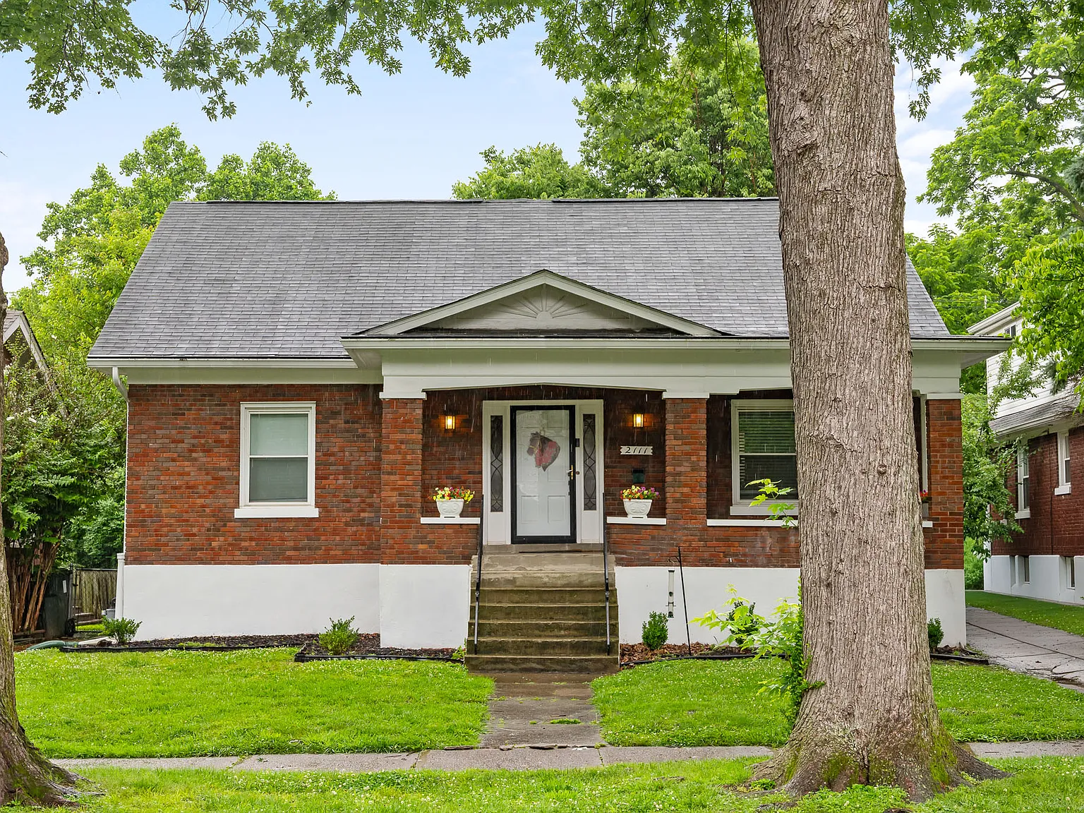 6 bed, 3723 sqft, $3,900 — Photo 2