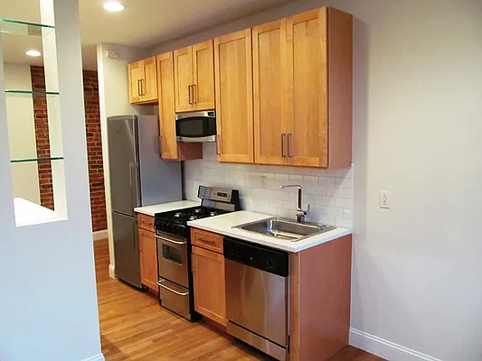 Rented by PMG Real Estate  | media 58