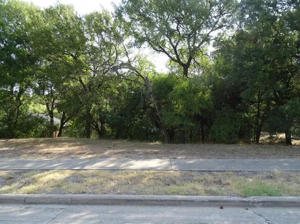 2415 Valley View Dr, Cedar Hill, TX 75104