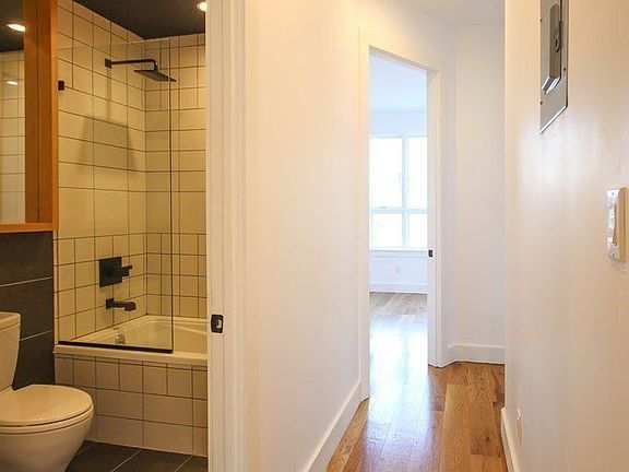 5th image of 374 Throop Ave #4C