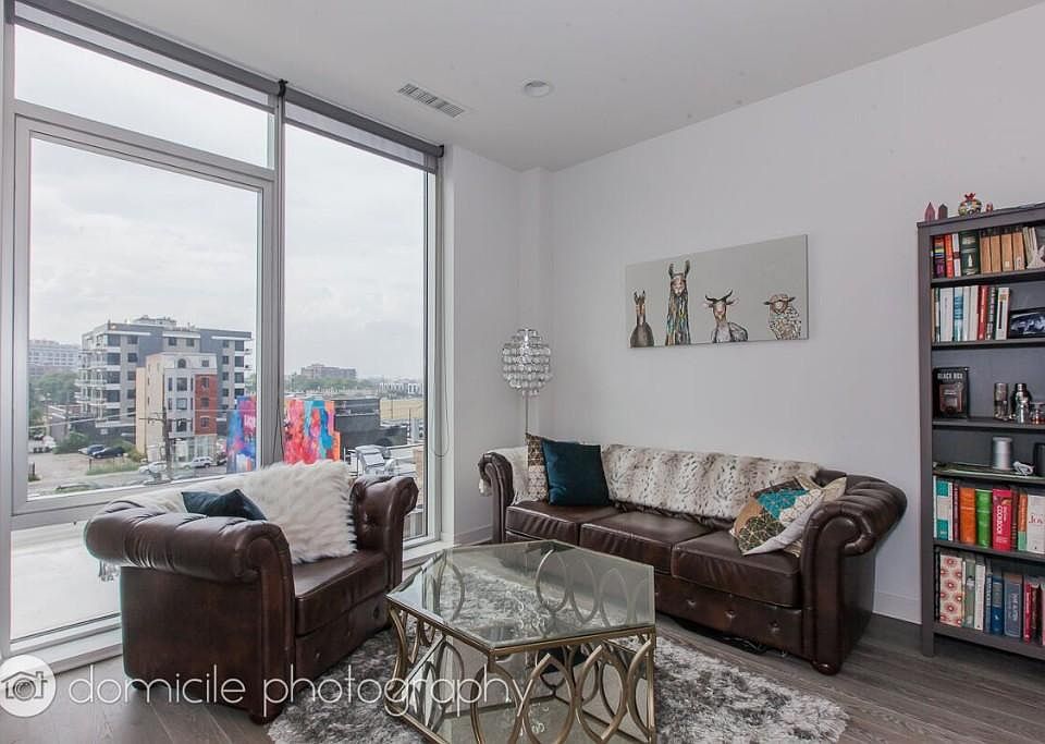 1st image of 862 N Franklin St #405